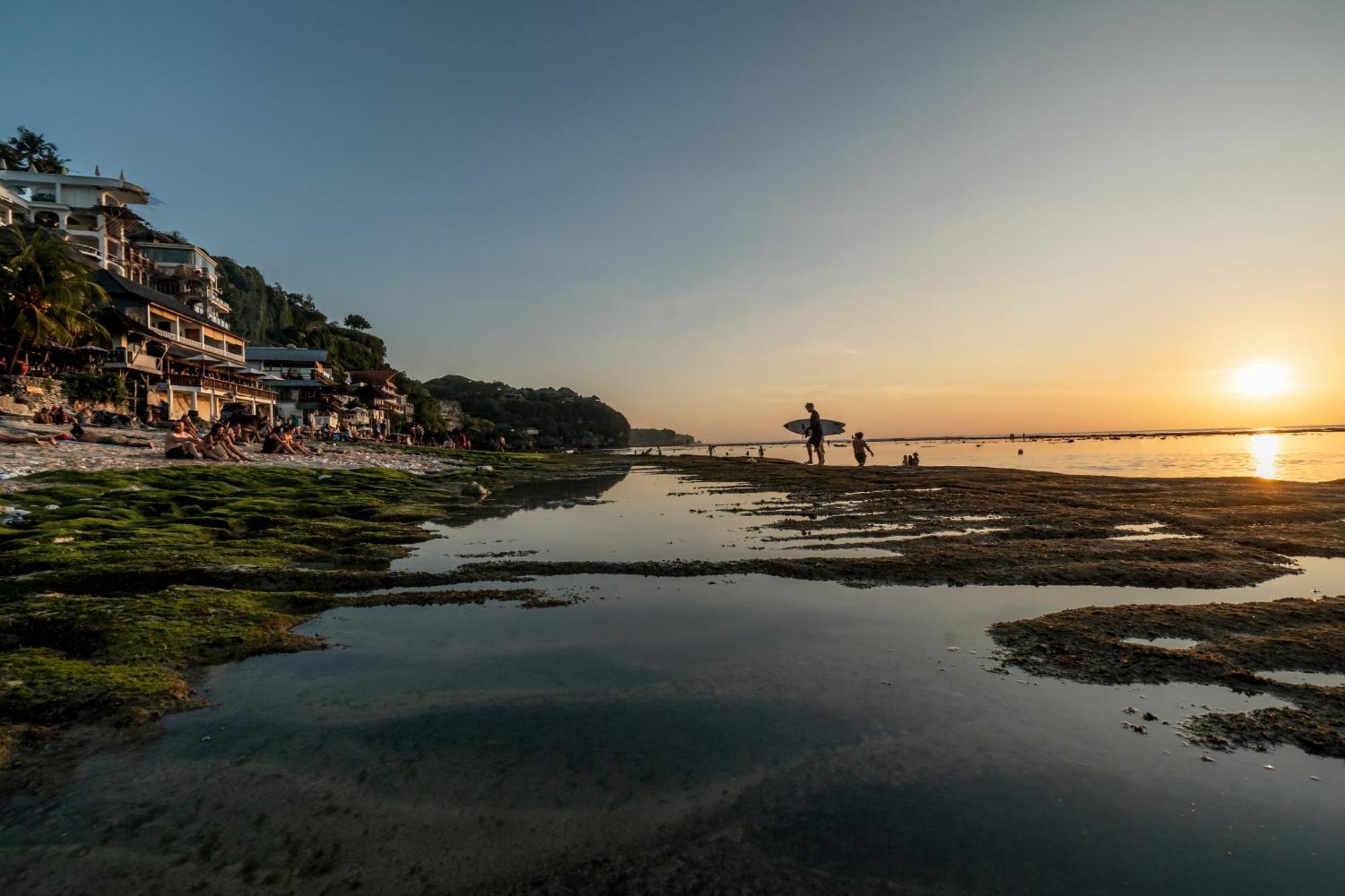 THE SHACK AT BINGIN BEACH, ULUWATU (BALI) **